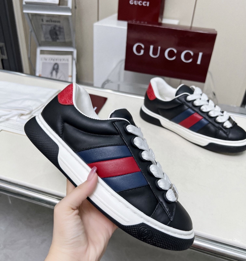 G*u*i casual shoes